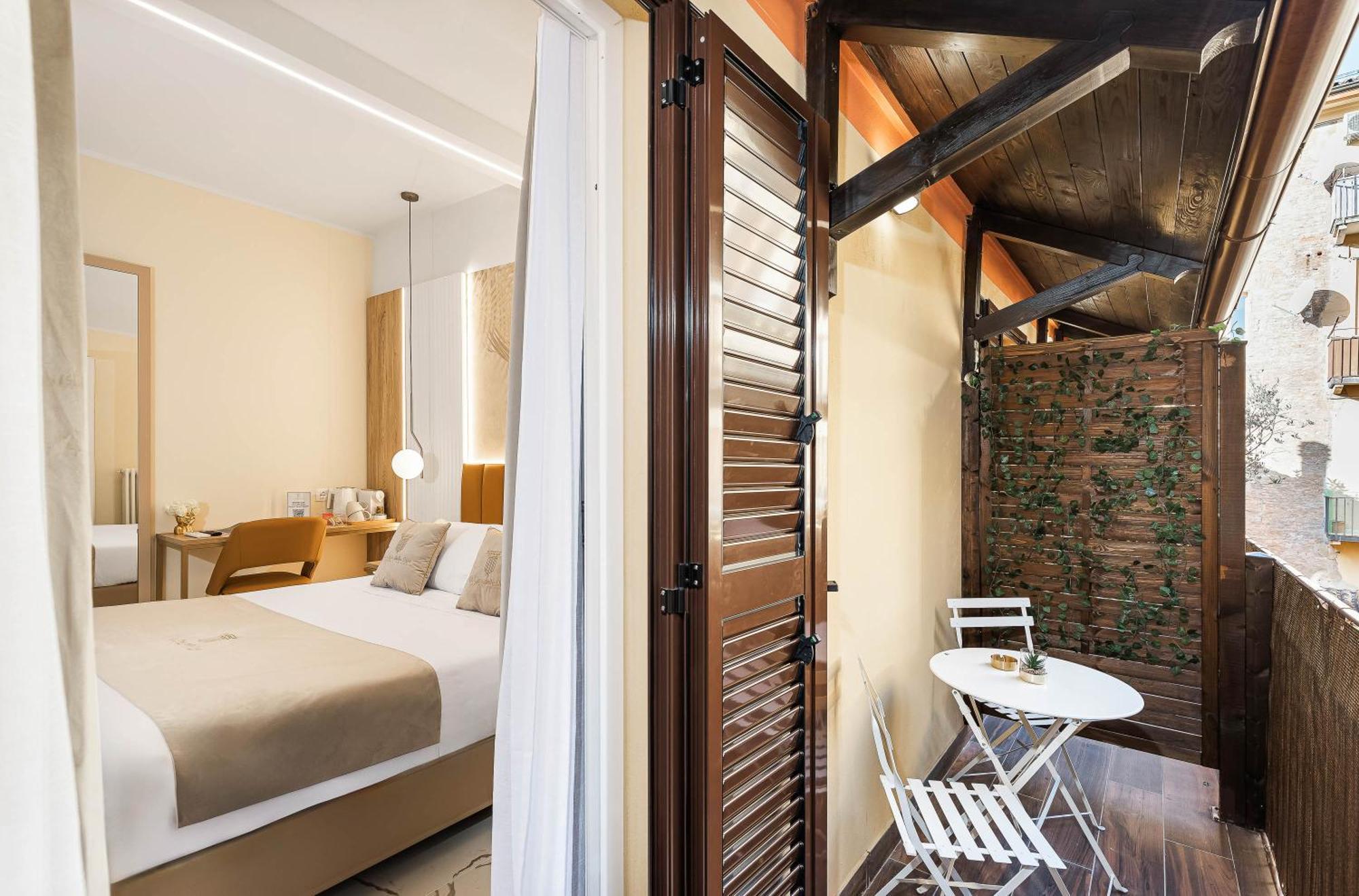 La Casa Delle Dee - Self Check-In Hotell Bologna Rum bild